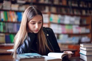 2025黔南中考落榜生学工业机器人技术后就业前景如何