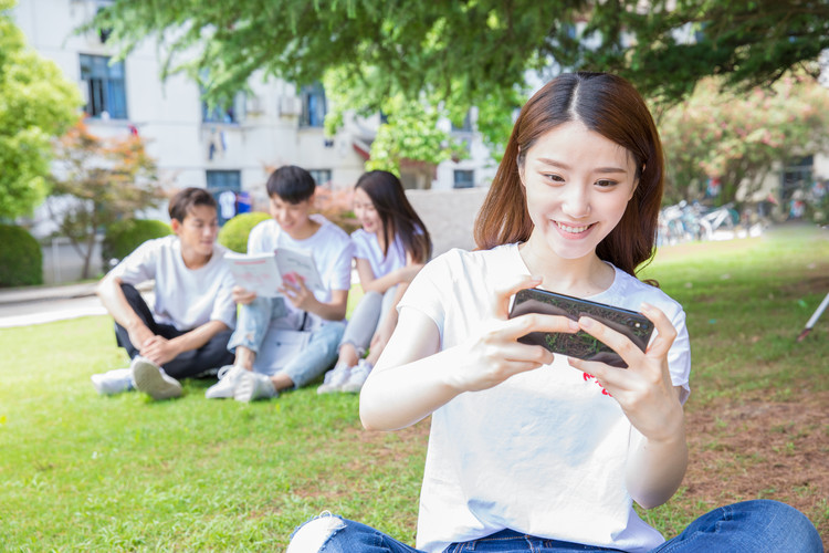 长沙新华电脑学校招收高中生吗