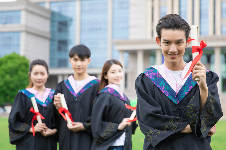 长沙新华电脑学校男生有什么好专业