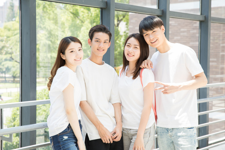 长沙新华电脑学校招收高中生吗