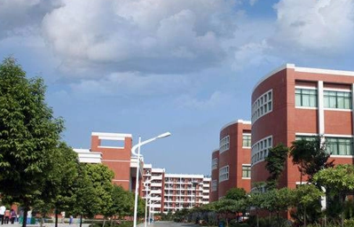 襄阳铁路工业学校