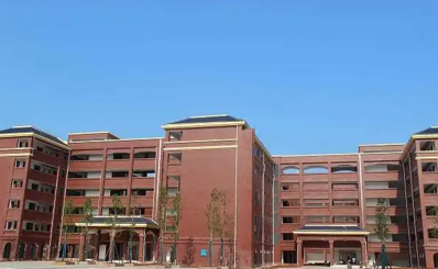 黄冈高级技工学校