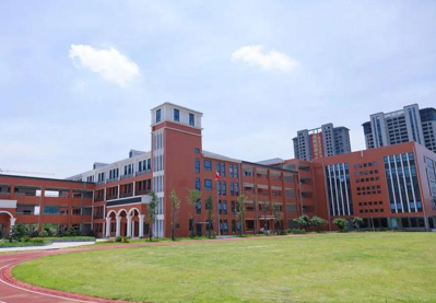 湖北黄冈工贸学校
