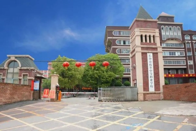 长沙市拔萃中等职业学校